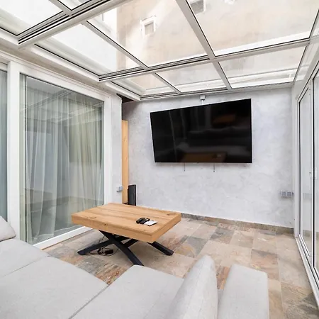 Luxury Centre Apartamento *